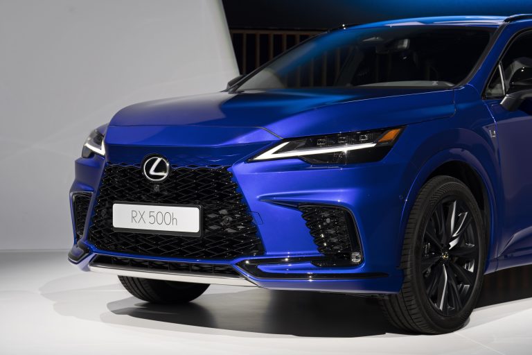 ΠΑΓΚΟΣΜΙΑ ΠΡΕΜΙΕΡΑ ΓΙΑ ΤΟ ΝΕΟ LEXUS RX