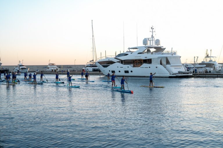 Με επιτυχία ολοκληρώθηκε η φιλανθρωπική κωπηλατική διαδρομή Paddle for Autism στη Μαρίνα Αγίας Νάπας